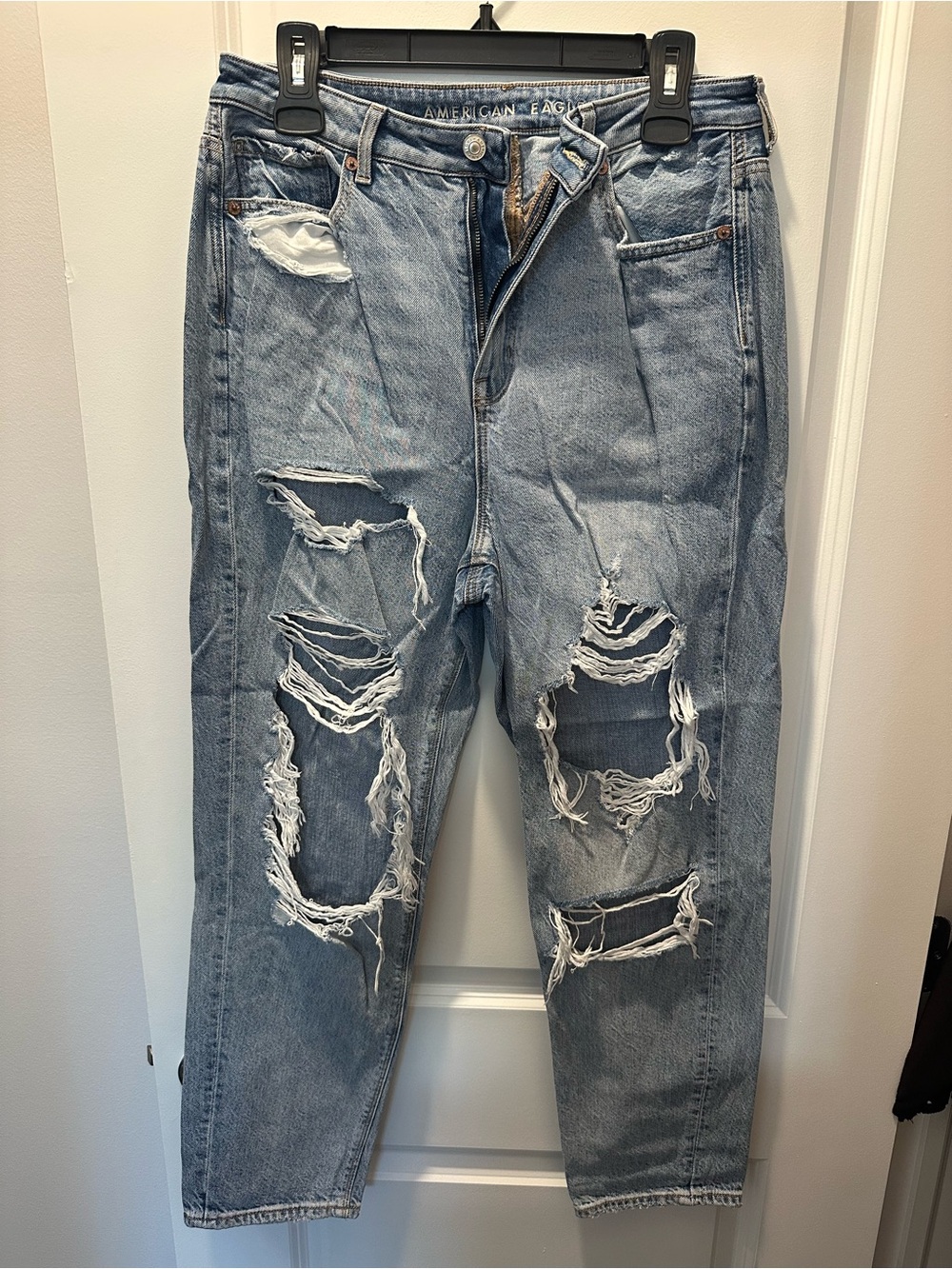 American Eagle Outfitters Light Blue Ripped Boyfriend Jeans size 10